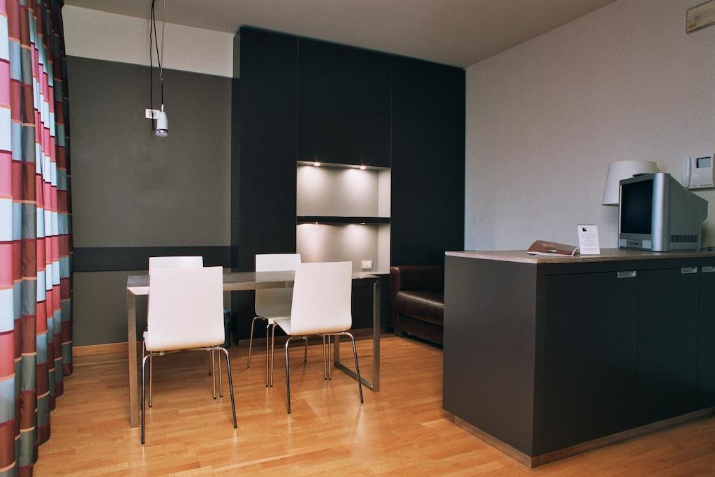 Wall Art Hotel & Residence Prato  Camera foto